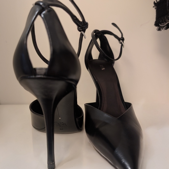 Zara Black Women's Heels (NWOT) - Picture 5 of 6